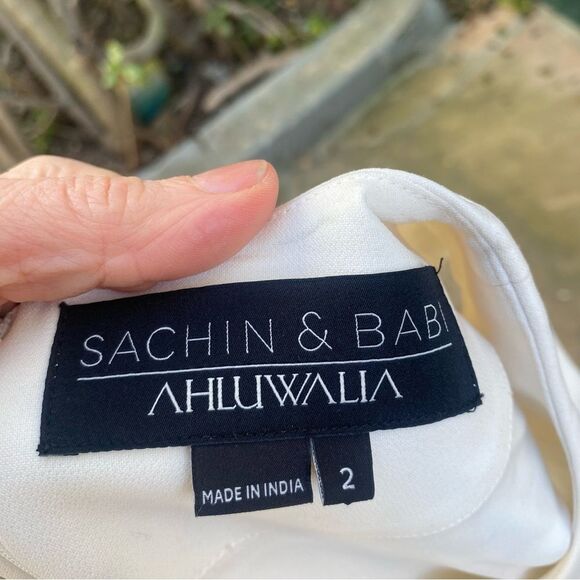 SACHIN & BABI AHLUWALIA Floral Embroidered White Dress size 2 - Picture 9 of 9